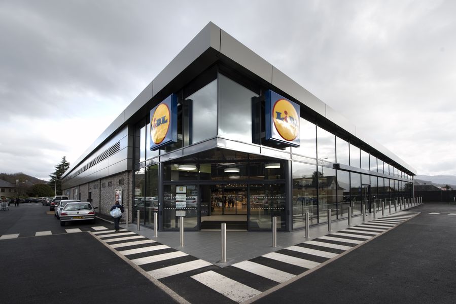 Construcció nau comercial prefabricada Lidl (Lourdes)