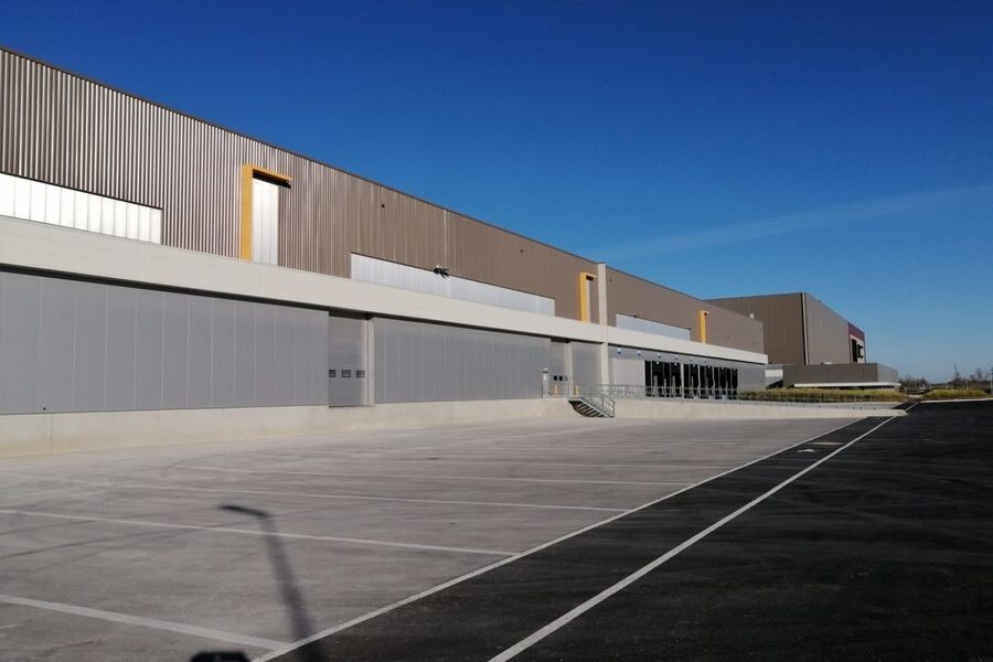 naus industrials modernes