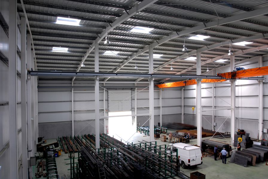 Construcció nau industrial amb Estructures Metàl·liques Perich