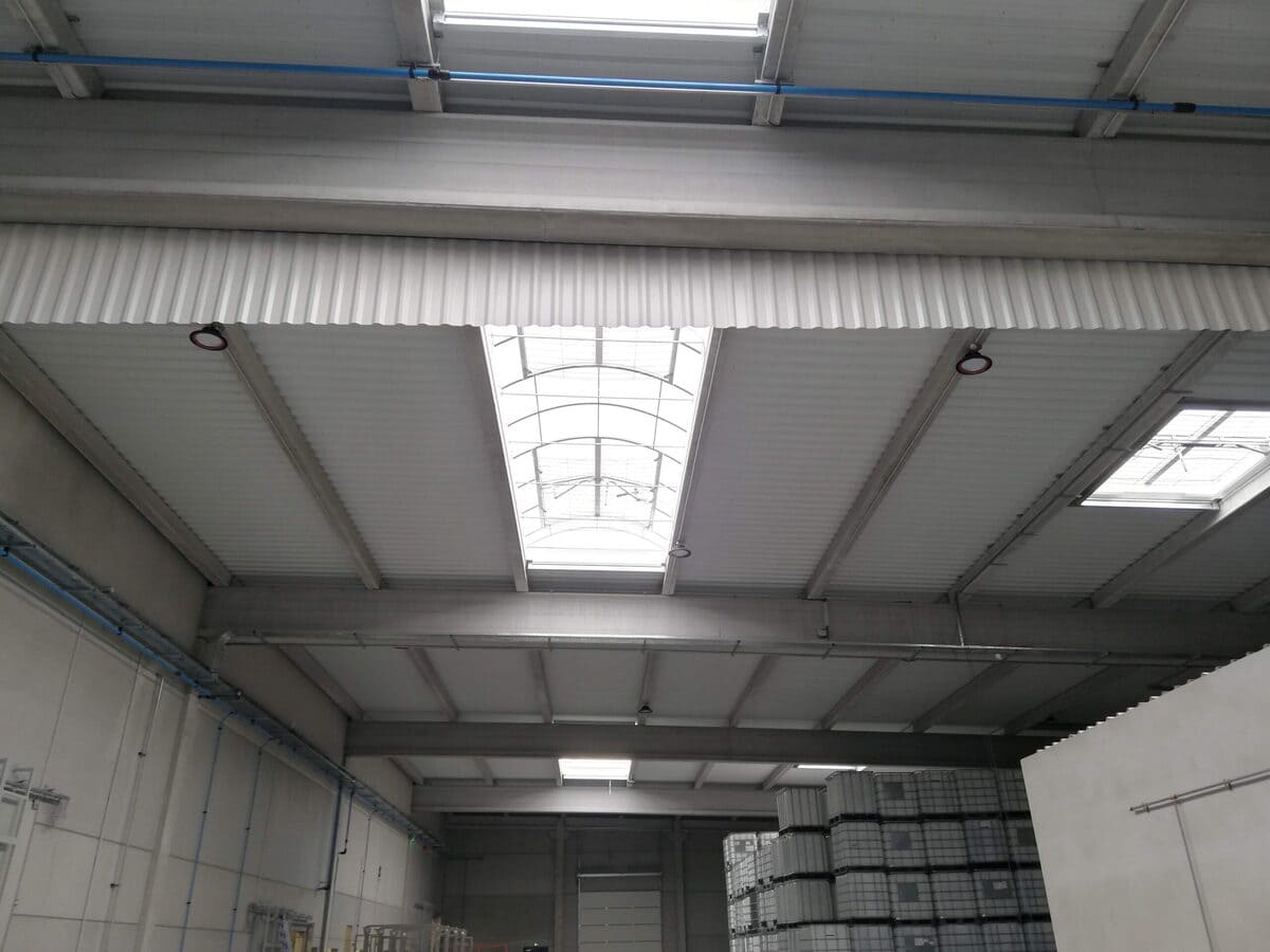 Enginyeria i construcció d’una nau industrial de 10.000 m² per al reciclatge d’envasos químics